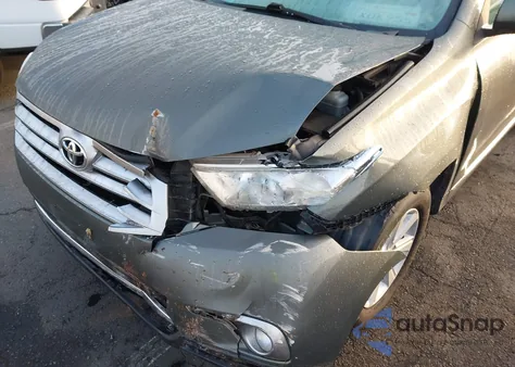 2012 Toyota Highlander Base V6 z USA, uszkodzony, nr VIN 5TDZK3EH9CS088081